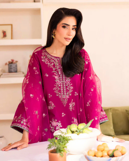 Gulnaar Grace-WW-05